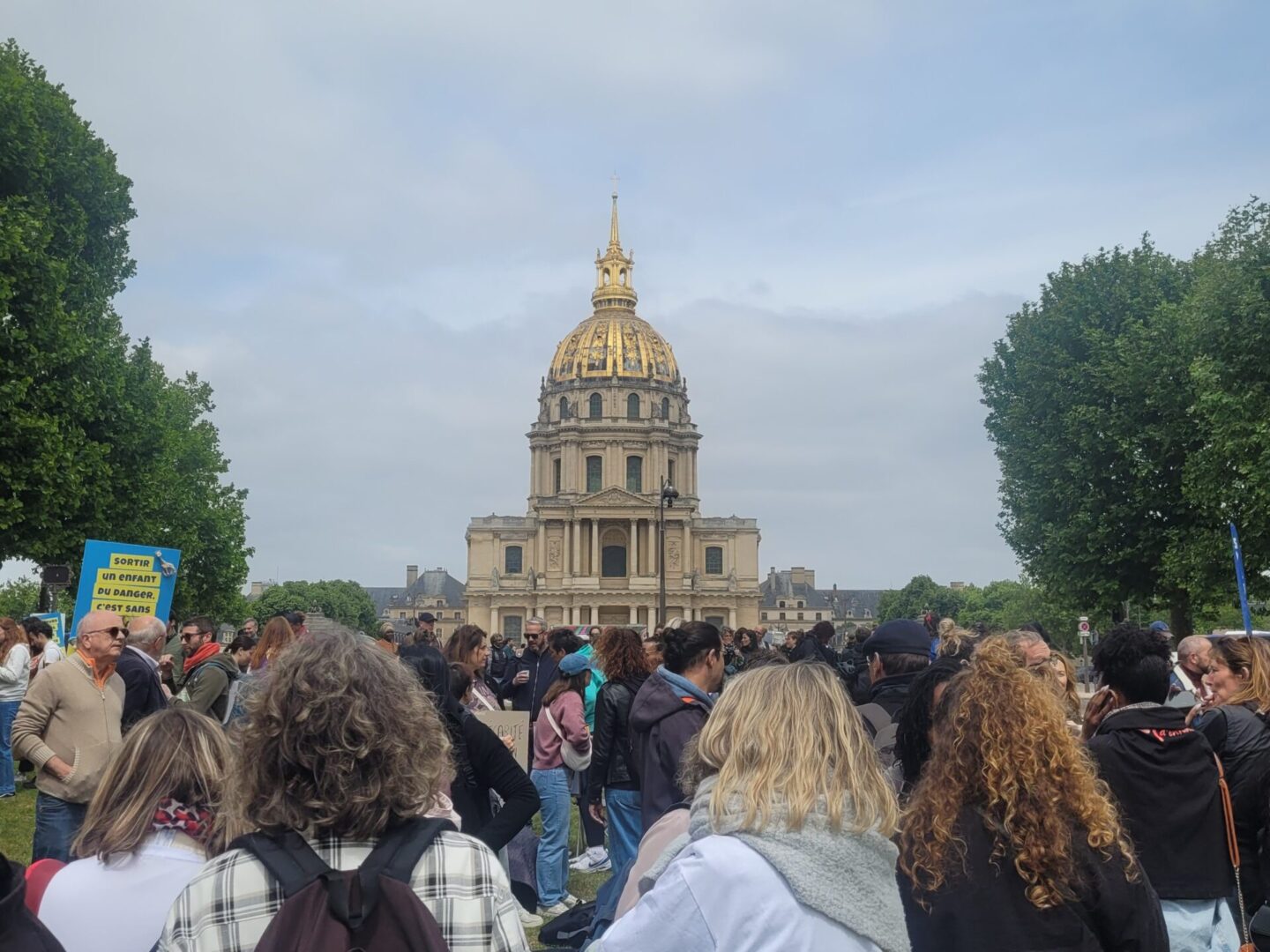 Au nom des enfants qui nous sont confiés
