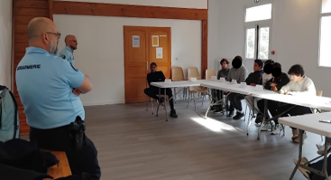 La Gendarmerie nationale à la rencontre des adolescents du DITEP Saint-Yves