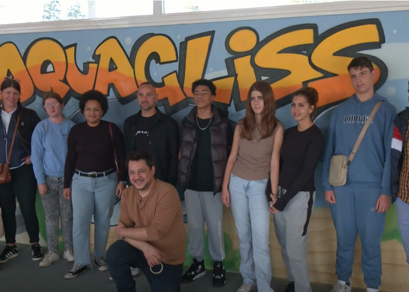 Retour sur la deuxième fresque réalisée par des jeunes à la piscine Aquagliss (Moselle)
