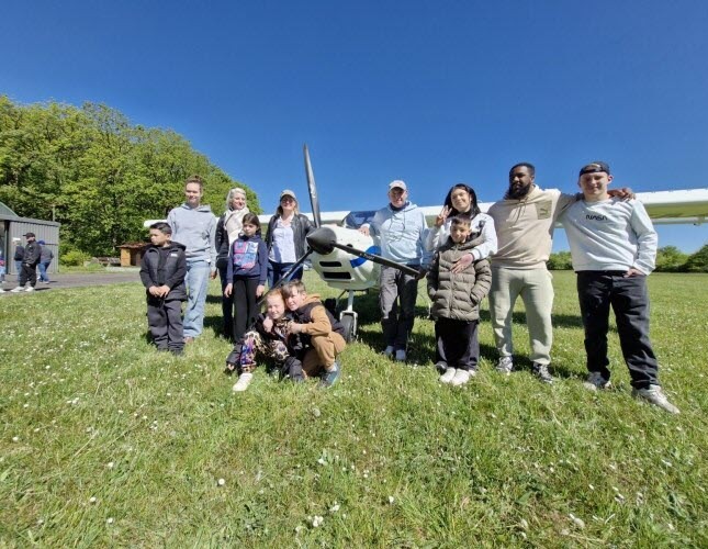 « Touche mon cœur ! J’ai cru qu’il allait s’arrêter ! » : dix enfants s’envolent en ULM avec le Rotary club et les Fées