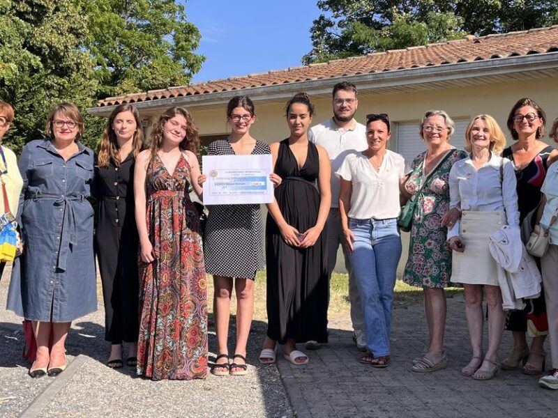 Cognac : trois jeunes femmes financent leur permis de conduire grâce au club Soroptimist